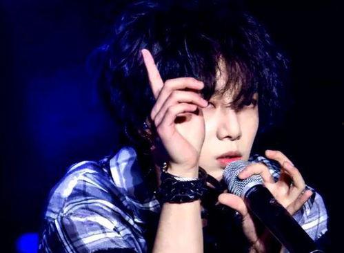 华晨宇唱歌视频,激情演绎,视听盛宴